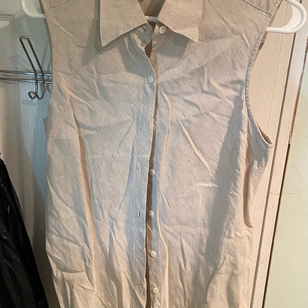 Size large button down vest